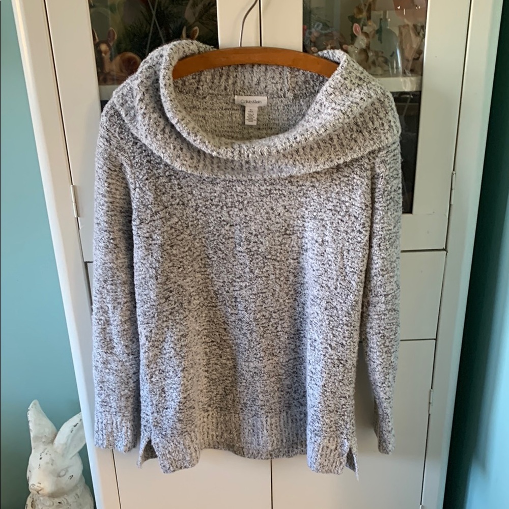 Calvin Klein sz S Cozy Gray Sweater like new
